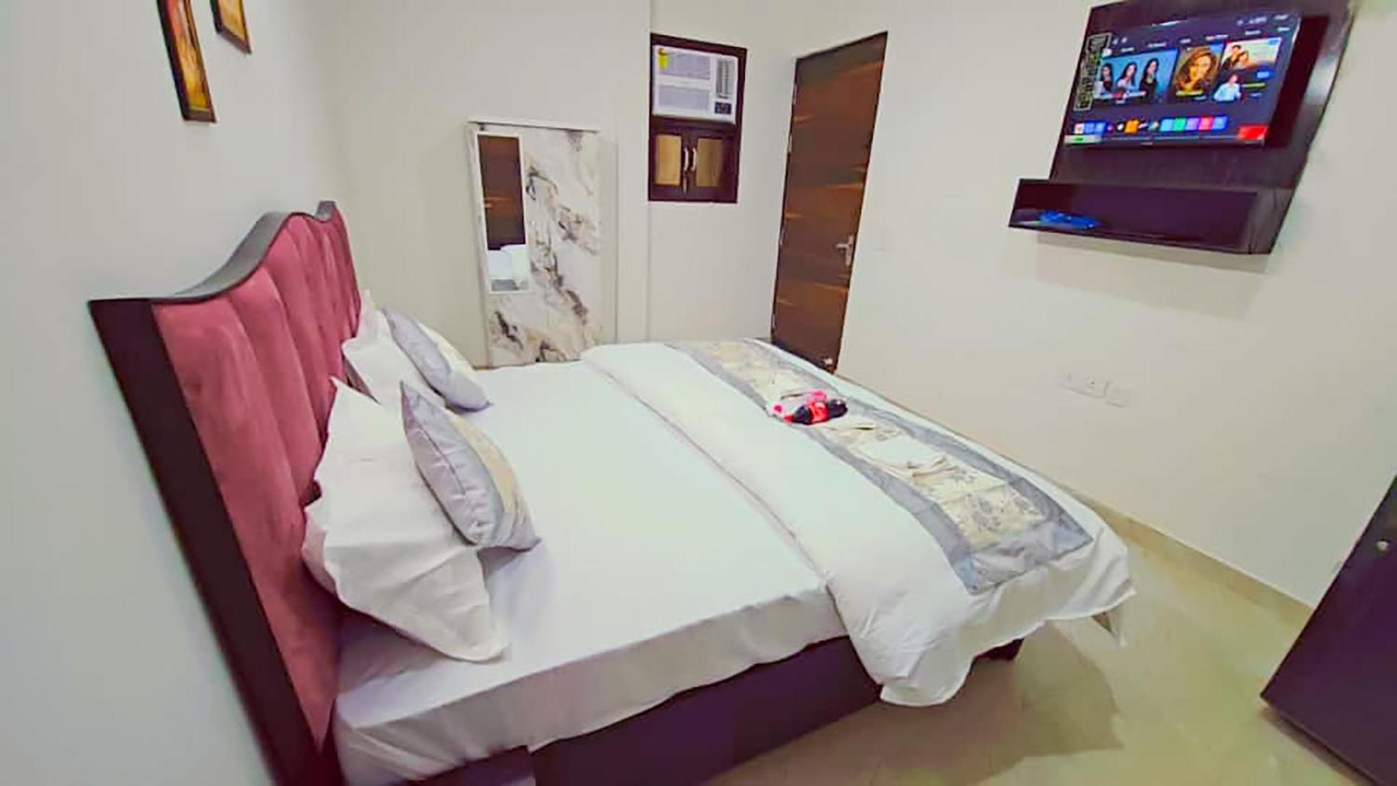 Grand - Saket Hotel