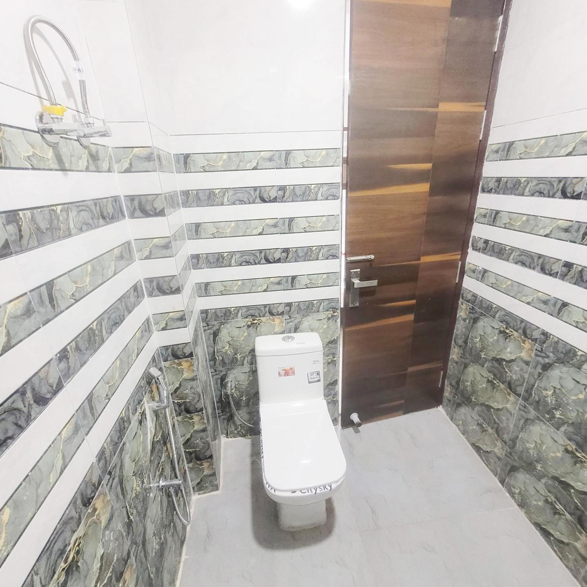 Grand - Saket Hotel